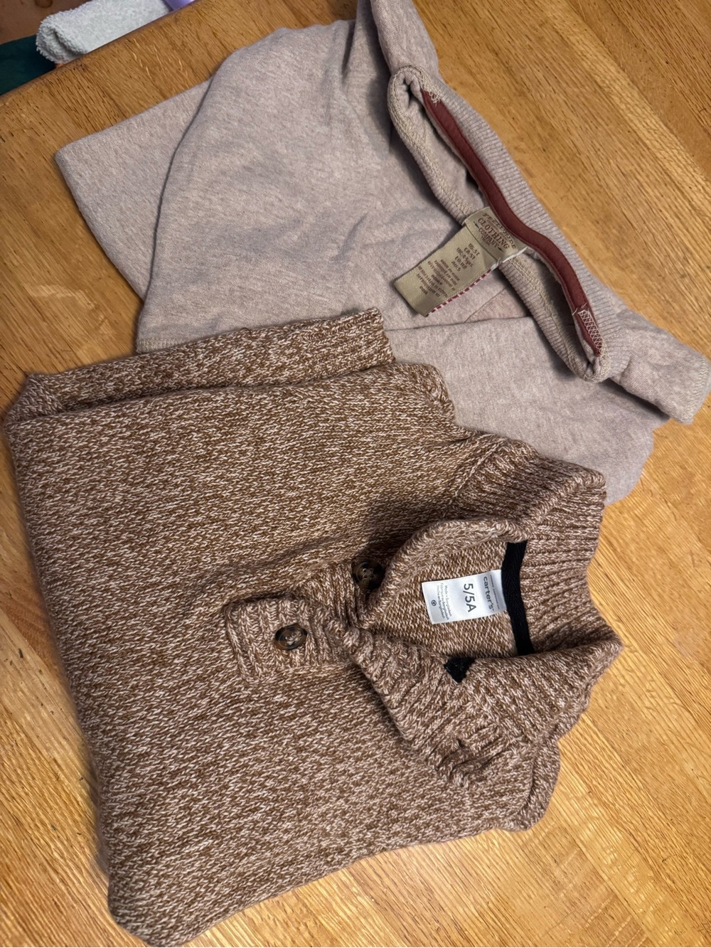 🧸🧡 2 for 1- Boy’s Sweaters